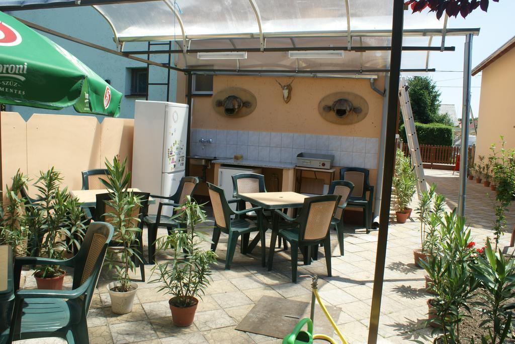 Rona Vendeghaz Hotel Hajdúszoboszló Екстериор снимка